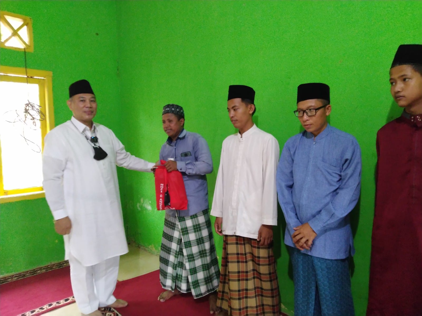 Ketua DPRD Seluma Santuni Anak Yatim