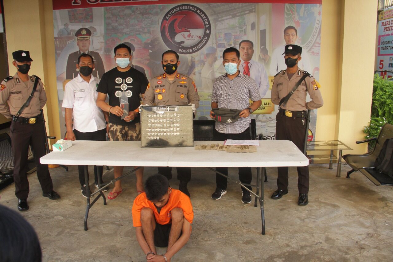 Jual Narkoba ke Polisi, Pengedar Narkoba Ditangkap