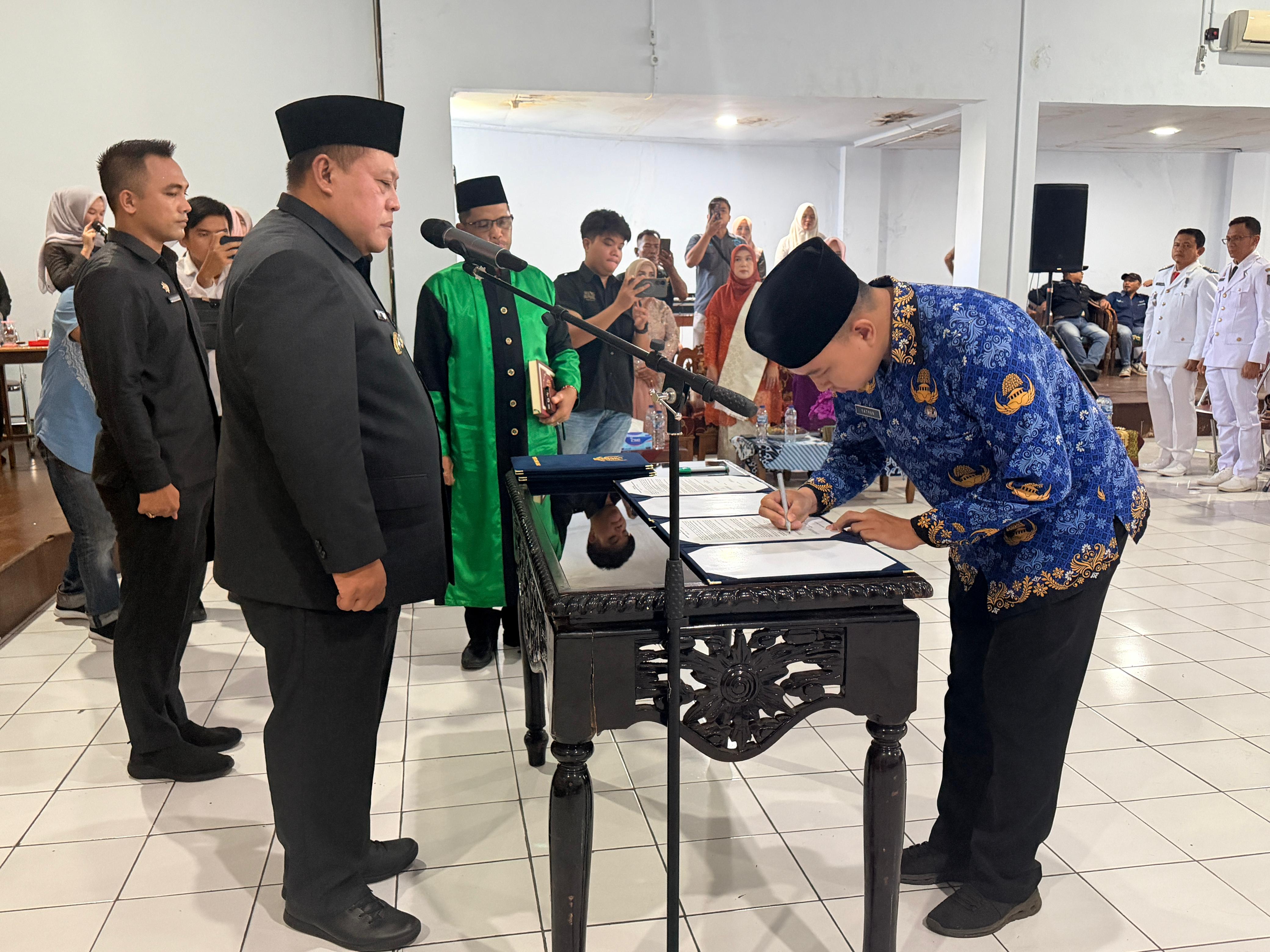 Bupati Mukomuko Jamin Mutasi 109 Pejabat Pemkab Mukomuko Tanpa Transaksional