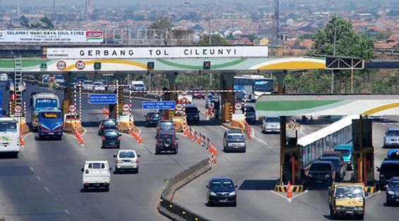 Cegah Risiko Kecelakaan, Simak Tips Aman Berkendara di Jalan Tol