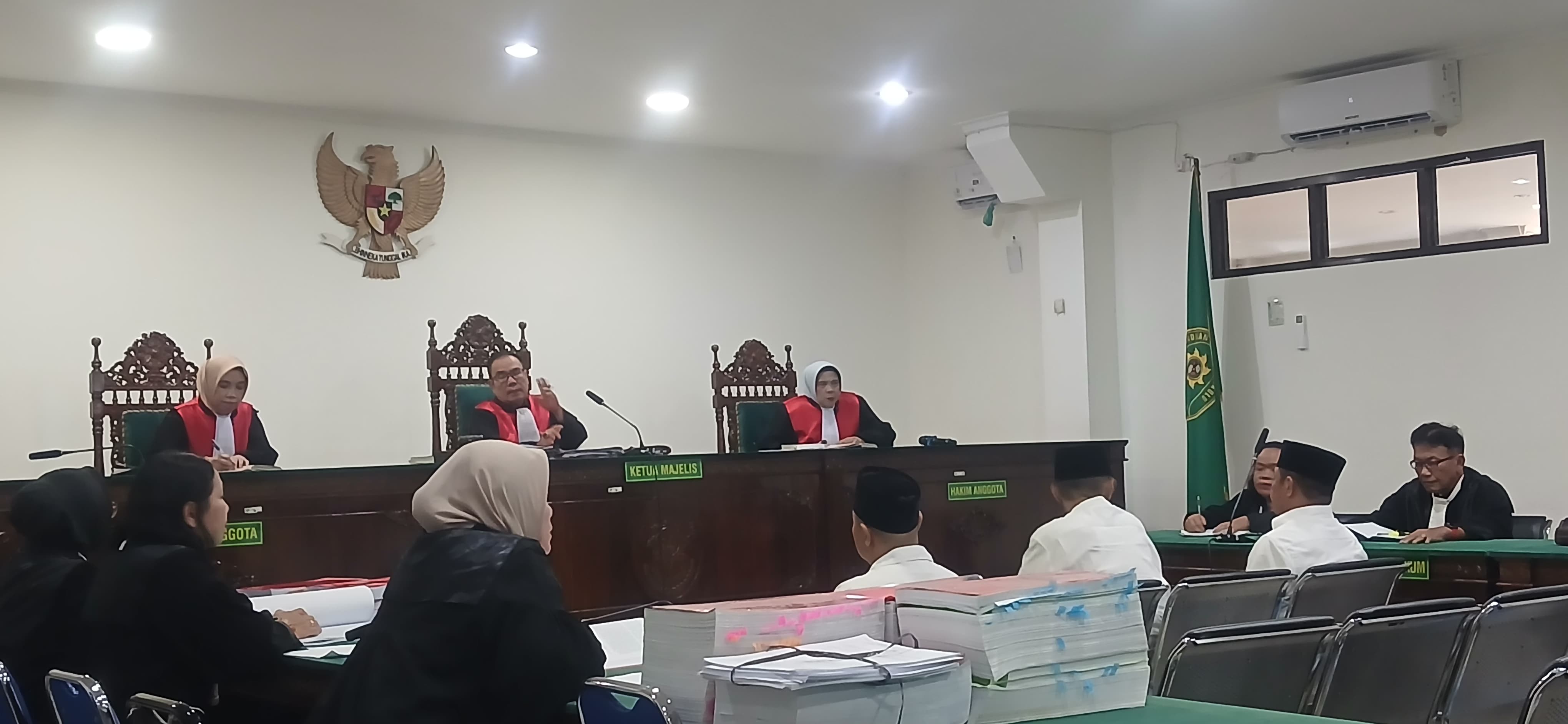 Mantan Dirut Dituntut 8 Tahun Penjara, Dua Terdakwa Lain 7 Tahun