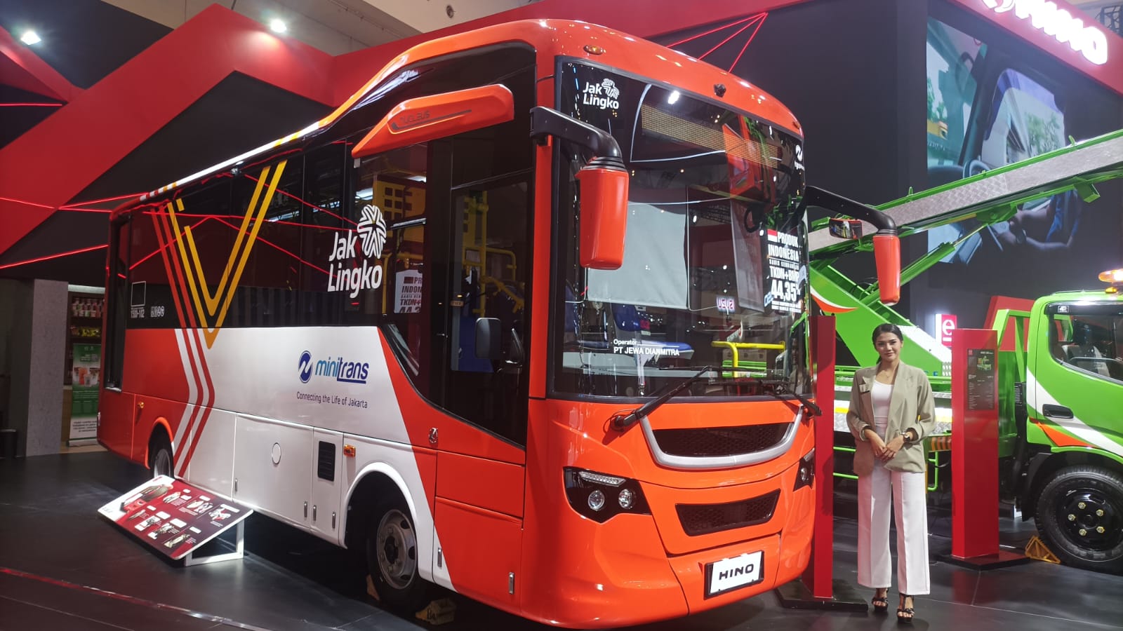 GIIAS 2023, Hino Luncurkan 2 Bus 4x4; Bus Pertama Yang Memiliki Speksifikasi 4x4