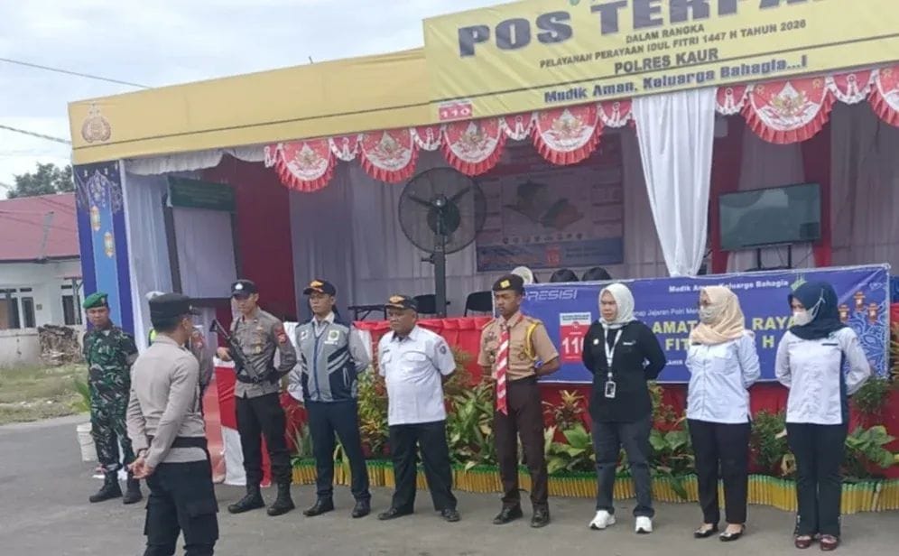 Babinsa Bersinergi Jaga Arus Mudik di Pos Pengamanan Bunga Mas