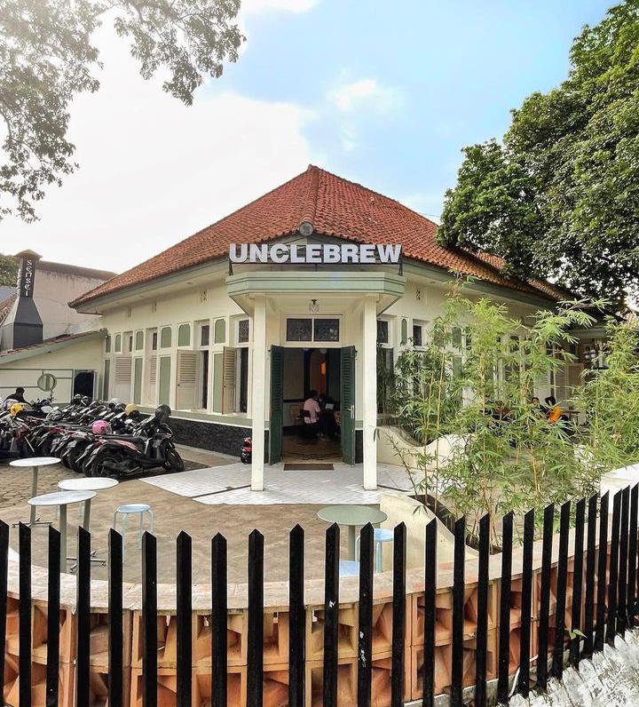 Kafe Uncle Brew Kopi Bandung, Kafe Estetik Berkonsep Klasik dan Elegan 