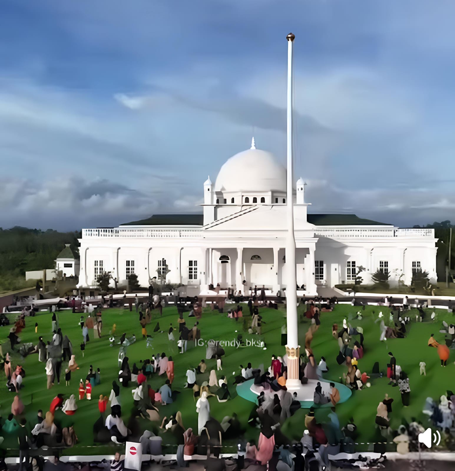 Taman Rumput Sintetis Pendopo Merah Putih jadi Wisata Baru Kota Bengkulu