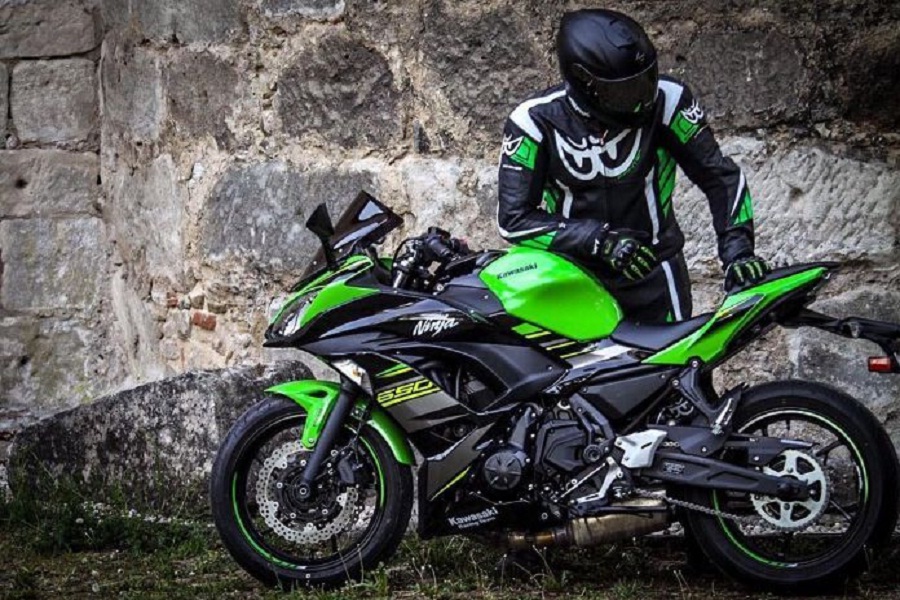 Kawasaki Ninja 650! Motor Sport Terbaru dengan Varian Tourer dan Performance