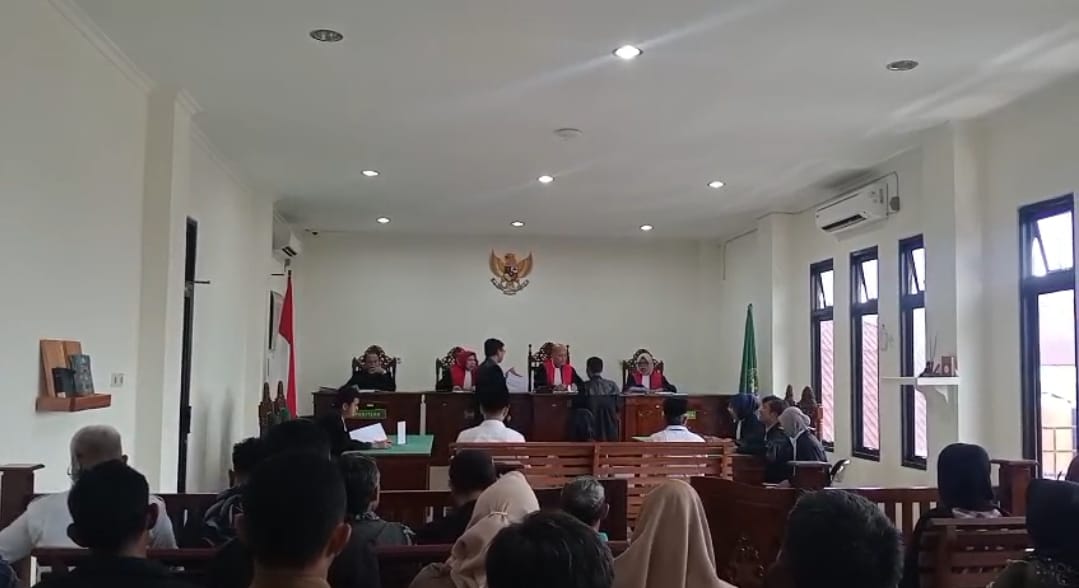 Dana Desa Rindu Hati Diselewengkan Rp 892 Juta, Tiga Terdakwa Hadapi Dakwaan Berlapis