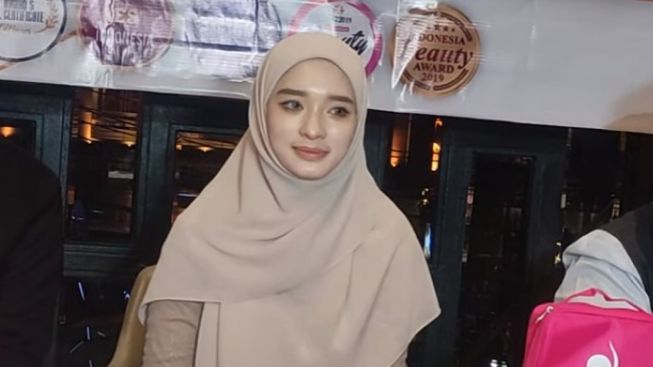 Inara Rusli Buka Cadar, Warganet: Masya Allah Cantiknya !