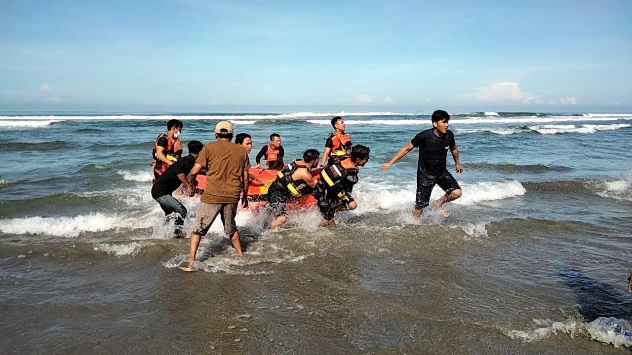 Tenggelam di Pantai Panjang Bengkulu, 3 Wisatawan asal Sumsel Meninggal, 2 Hilang, 1 Selamat