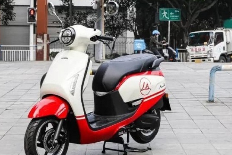 Honda NS125LA, Motor Retro Modern dan Mewah dari Cina