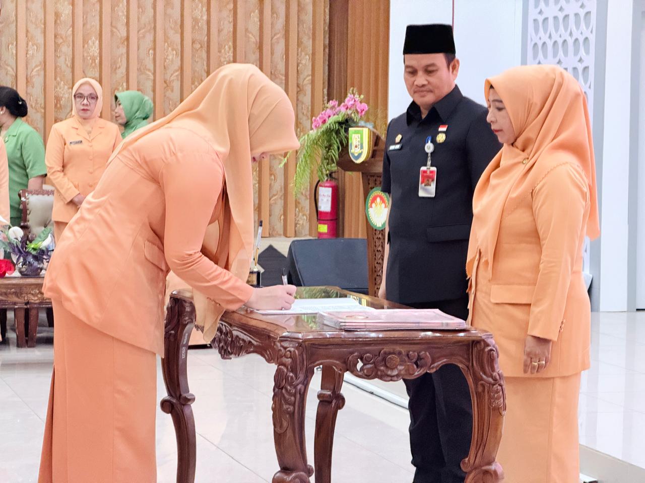 DWP Bengkulu Dikukuhkan, Herwan Antoni Dorong Program Nyata untuk Perempuan dan Keluarga