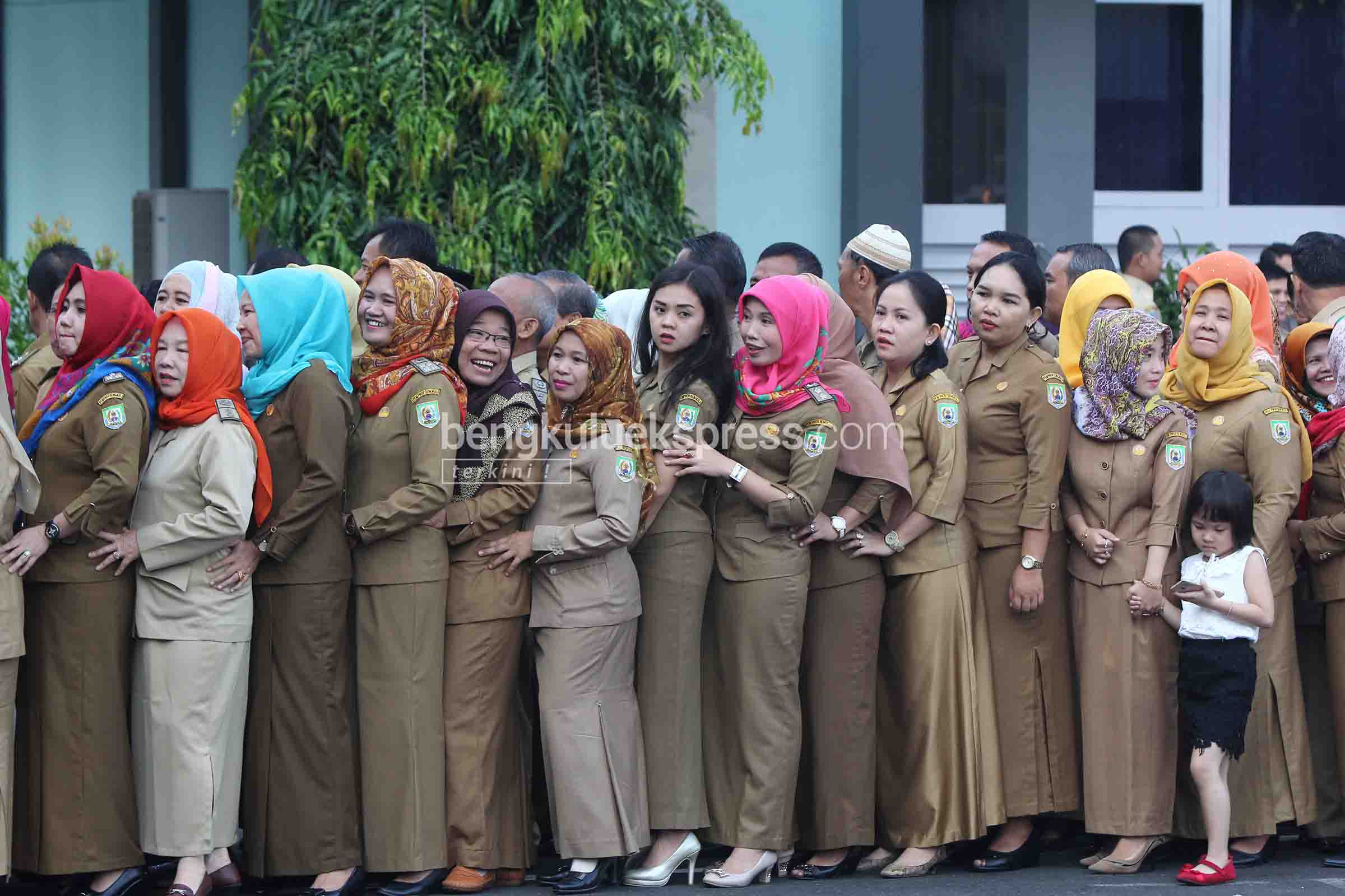 Kabar Gembira! Jokowi Beri Sinyal Gaji PNS Naik 3 Kali Lipat, Begini Syaratnya