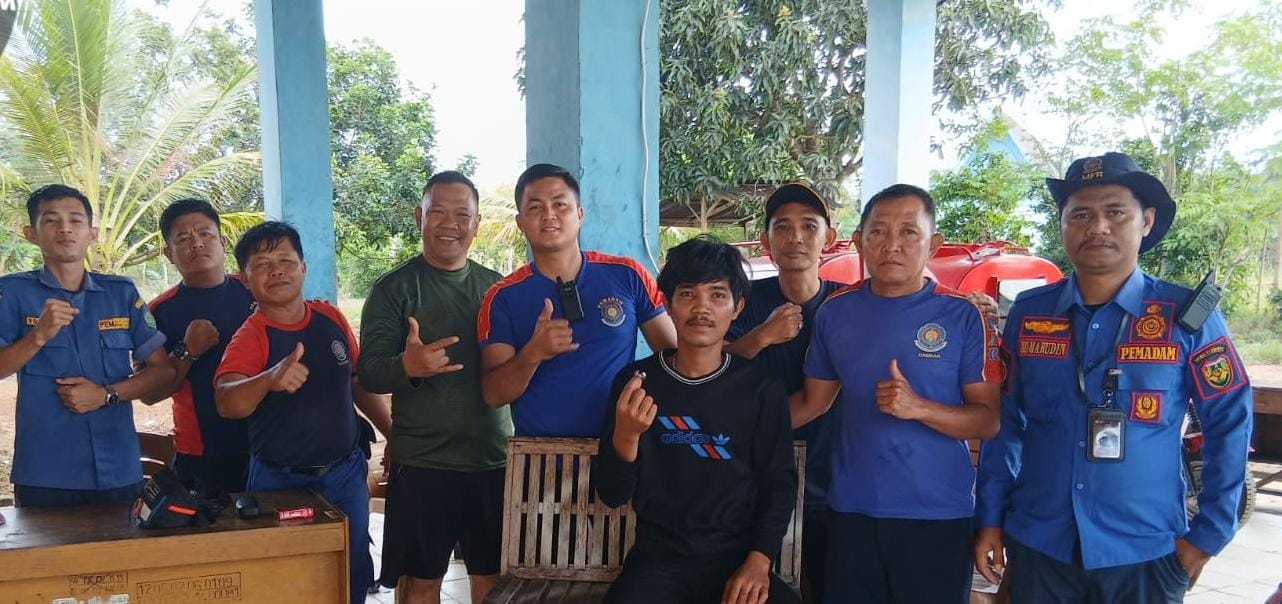 Jari Manis Simantri Bengkak, Personel Damkar Turun Tangan Potong Cincin Pakai Gerinda