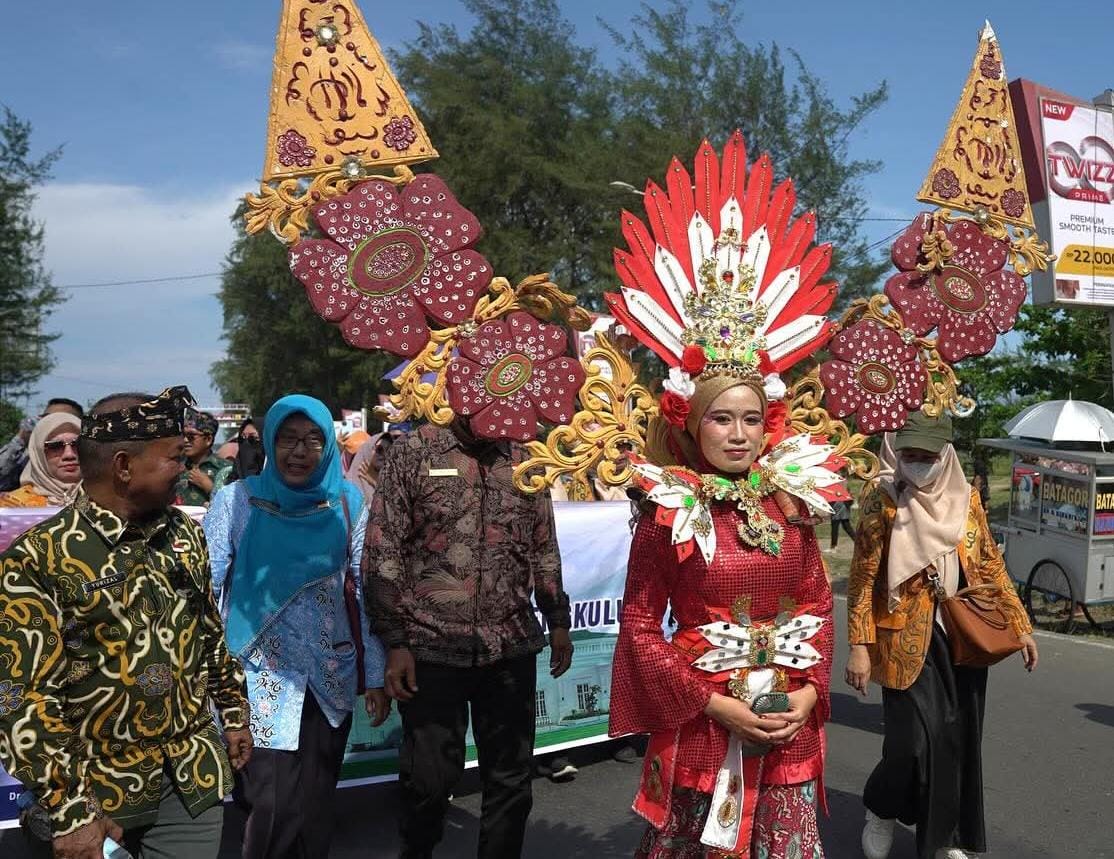 Pemprov Bengkulu Dorong Ekonomi Pengrajin Batik Lewat Karnaval Batik Basurek