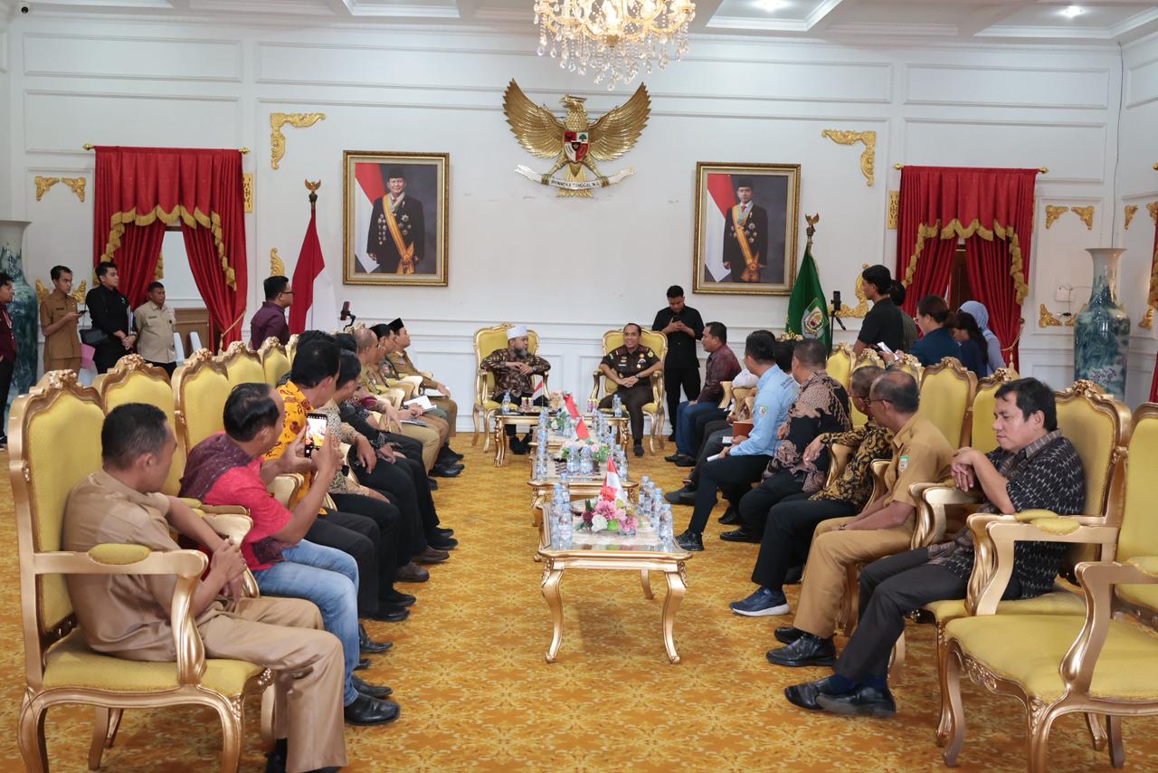 Helmi Usul Pelaksanaan Natal Oikumene 2025 di Rumah Dinas Gubernur Bengkulu