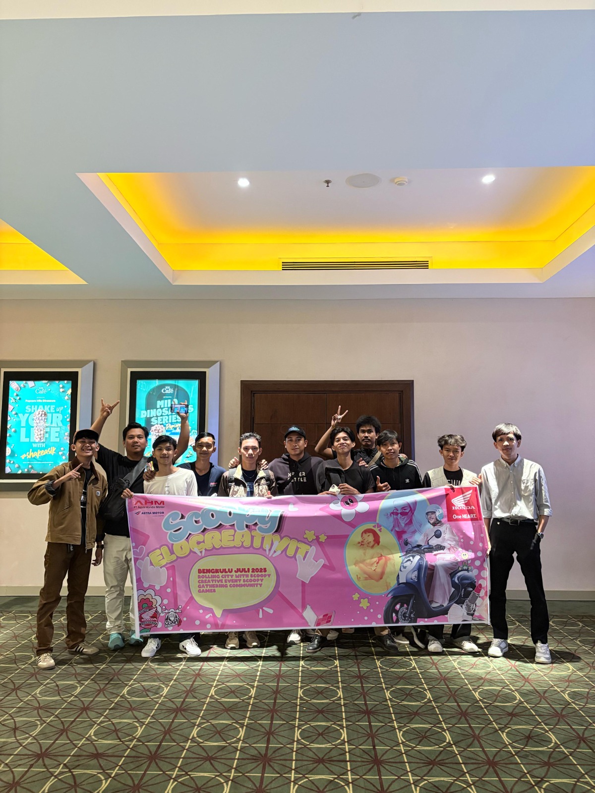 Komunitas SOB Tampil Sylish di Scoopy Velocreativity