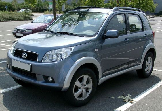 Rasakan Berpetualang Dersaam Daihatsu Terios, Simak Spesifikasi, Fitur, dan Harganya 