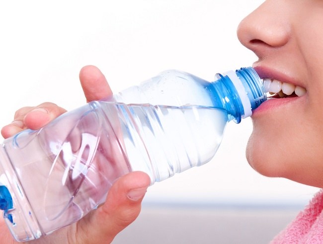 Wow! Cara Minum Air Putih Seperti Ini Bisa Turunkan Berat Badan