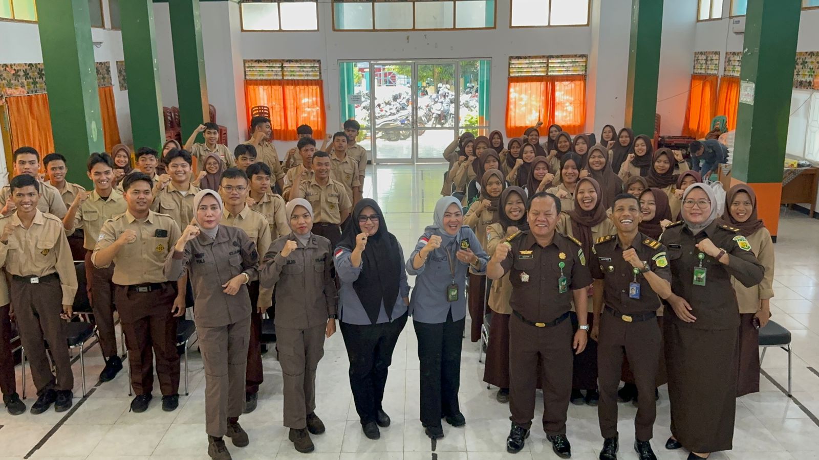 Kejati Bengkulu Edukasi Pelajar SMKN 1 tentang Bahaya Narkotika dan Perlindungan Anak