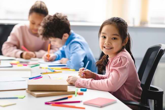 Bingung Pilih Sekolah? Ini Cara Memilih PAUD yang Tepat untuk Anak