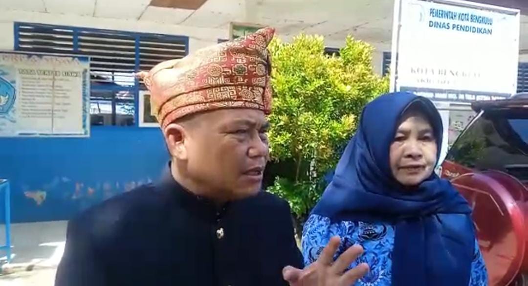 Kadis Dikbud Kota Bengkulu Sidak Hari Pertama Masuk Sekolah