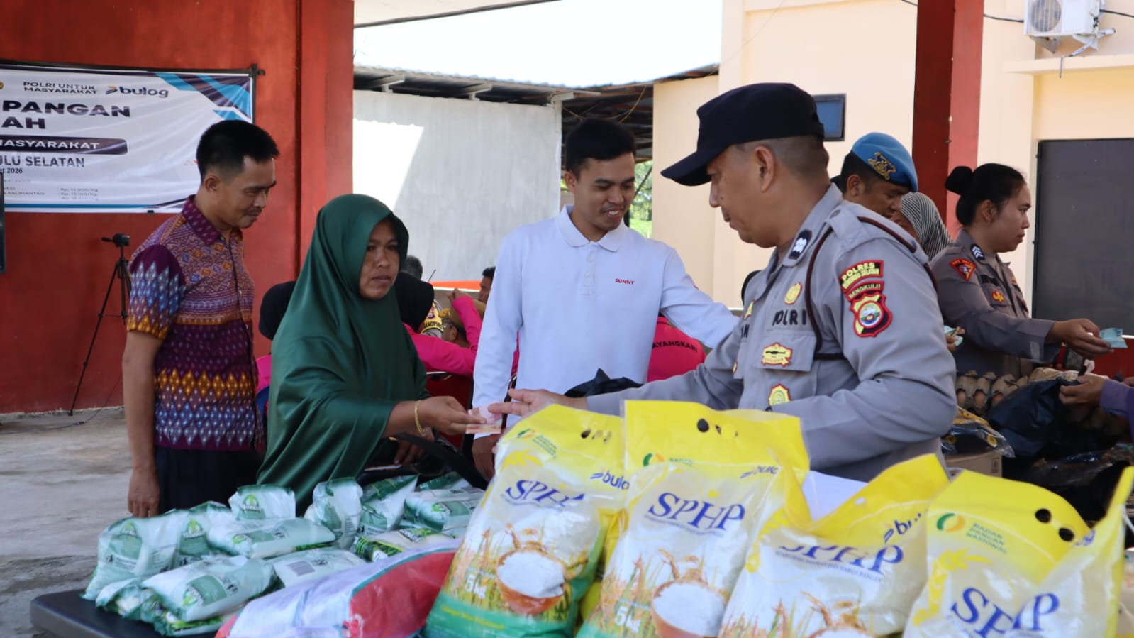  Polres Bengkulu Selatan Gelar Bazar Murah, Bantu Ringankan Beban Masyarakat di Bulan Ramadan