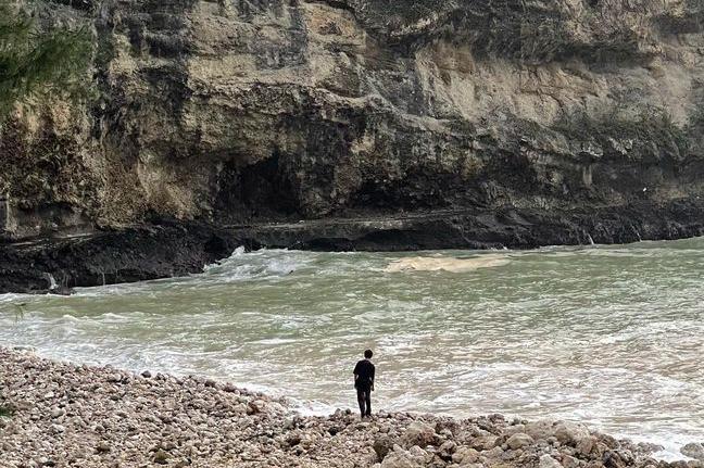 Berkunjung dan Menikmati Keindahan Pantai Talang Siring di Jawa Timur 