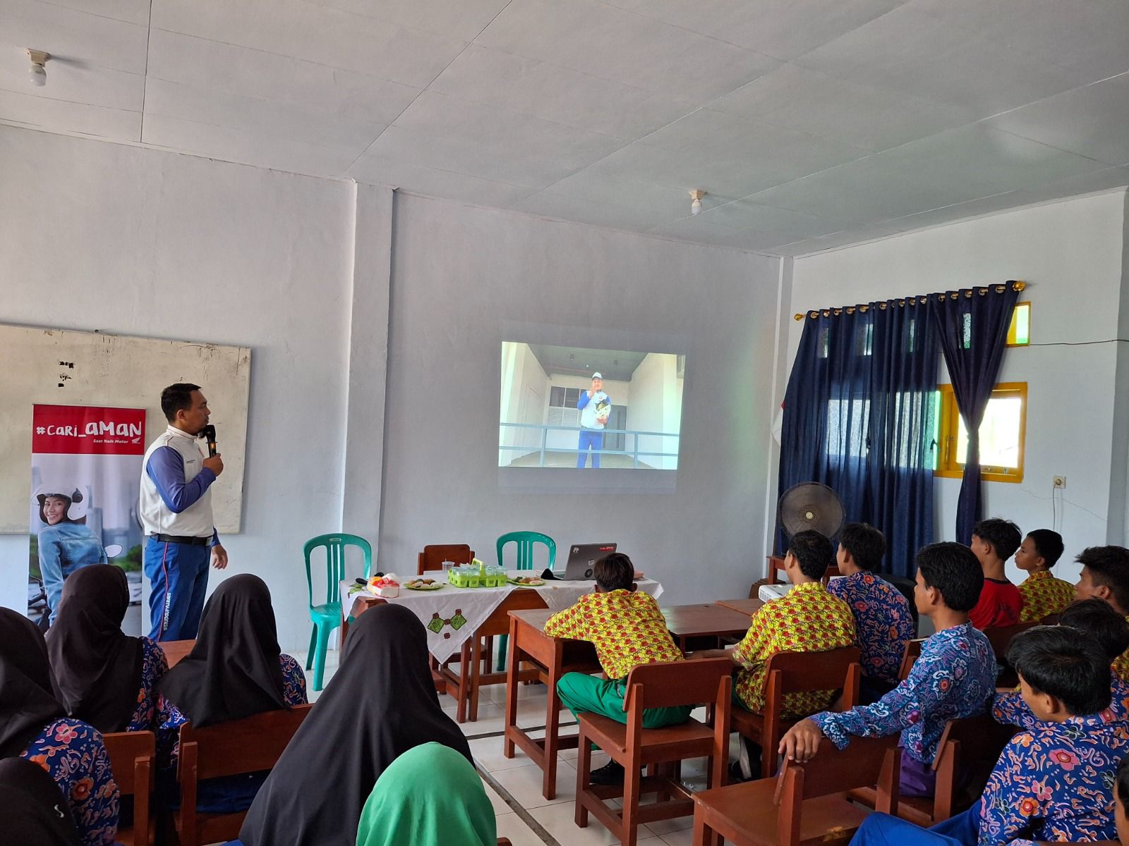 Astra Motor Bengkulu dan Polresta Edukasi Siswa SMPN 9 Lewat Kampanye #Cari_Aman