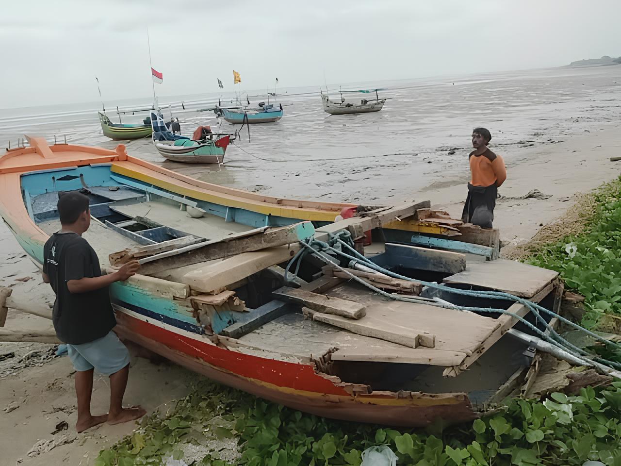 Gelombang Tinggi Rusak Kapal Nelayan, DKP Bengkulu Ajukan Bantuan di Dana APBD