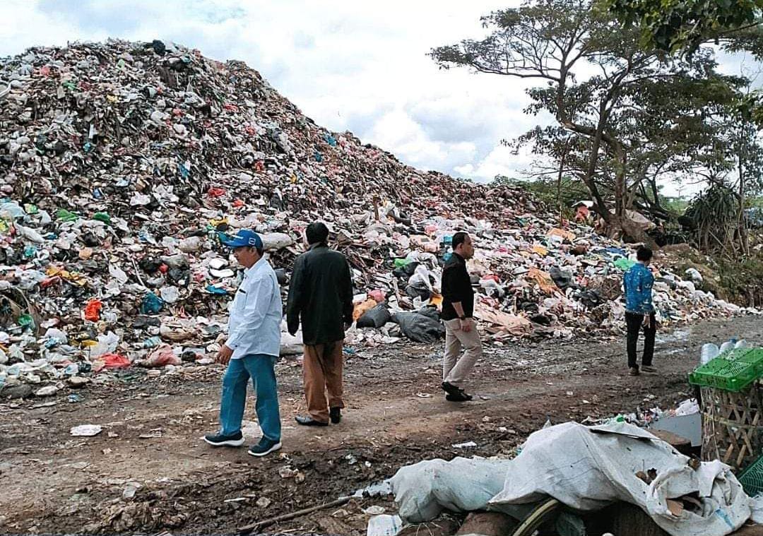 Komisi II DPRD Kota Bengkulu Sidak ke TPA Air Sebakul, Temukan Ini