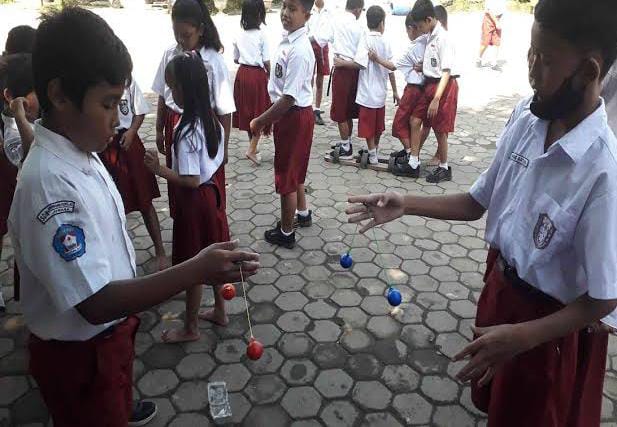 Bunyinya Mengganggu, Dikbud Batasi Siswa Main Lato-Lato 