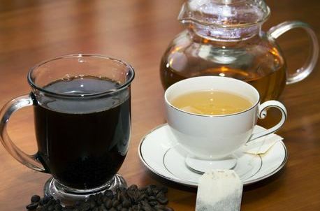 Kamu Pilih Teh atau Kopi? Ini Manfaat dan Keunggulan Masing-Masing