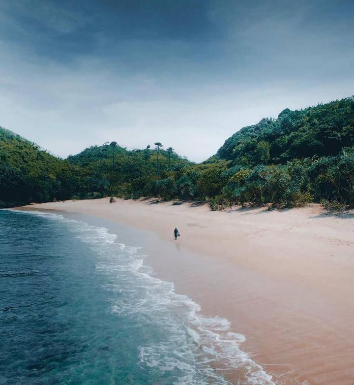 Pantai Jelangkung di Desa Gajahrejo Malang, Simak Asal Usul dan Keindahan Panoramanya  