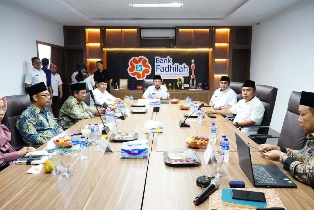 Wali Kota Bengkulu Apresiasi BPRS Fadhilah, Serahkan Dividen Rp400 Juta ke Daerah