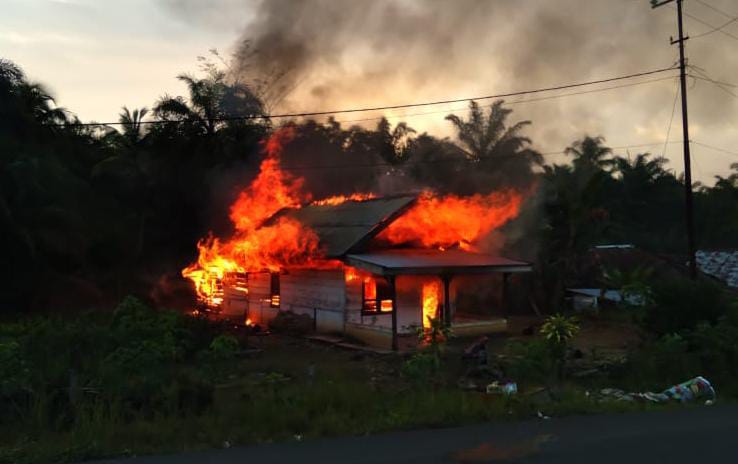 Rumah Warga Bengkulu Utara Terbakar, Ini Penyebabnya