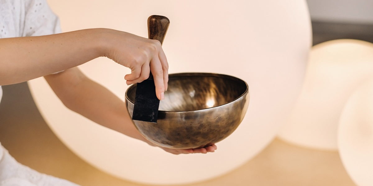 Singing Bowl Salah Satu Khasiatnya Bisa Redakan Stres!