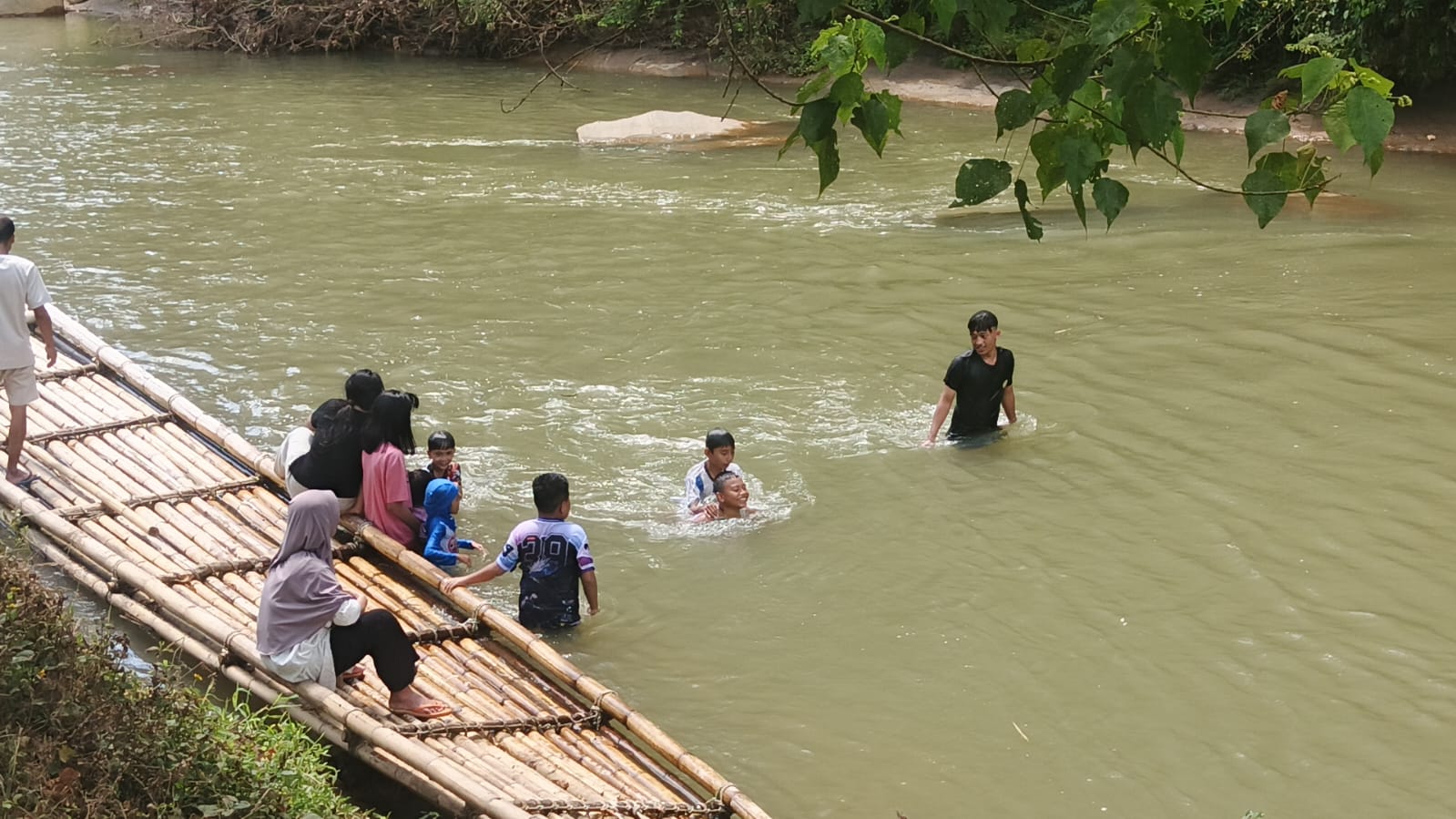 Jadi Primadona, Wisata Ikan Larangan Taba Lubuk Puding Dikunjungi  Wisatawan