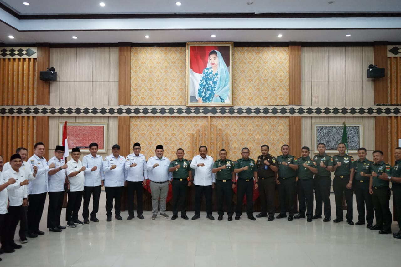 Dukung Percepatan Pembangunan Koperasi Merah Putih, Wagub Mian Optimistis Target 2026 Tercapai