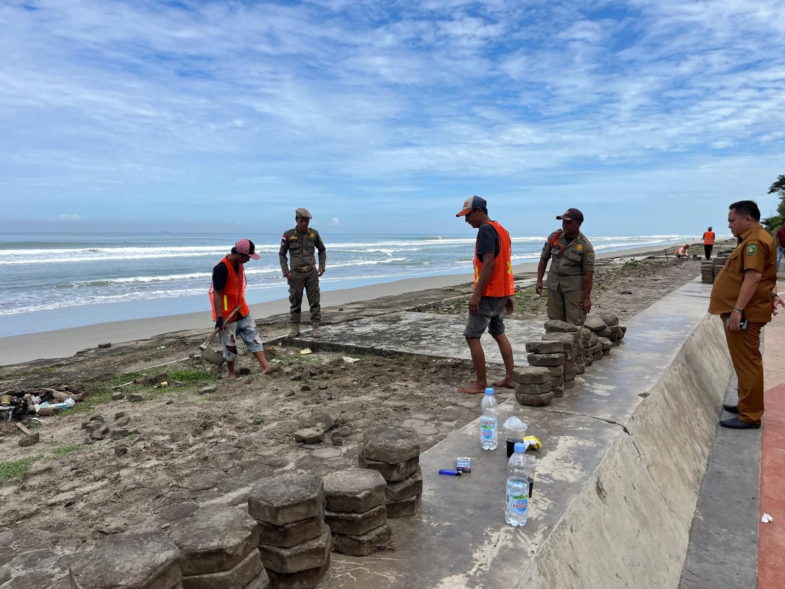 Dispar Kota Bengkulu Minta Pedagang Bongkar Pondok Jualan, Dukung Perbaikan Jogging Track Pantai Panjang
