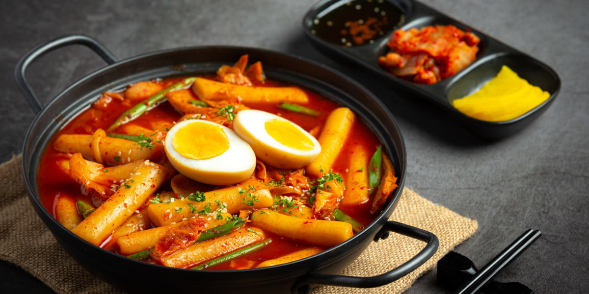 Hobi Mukbang Tteokbokki dan Gagal Diet, Ini Jumlah Kalorinya 