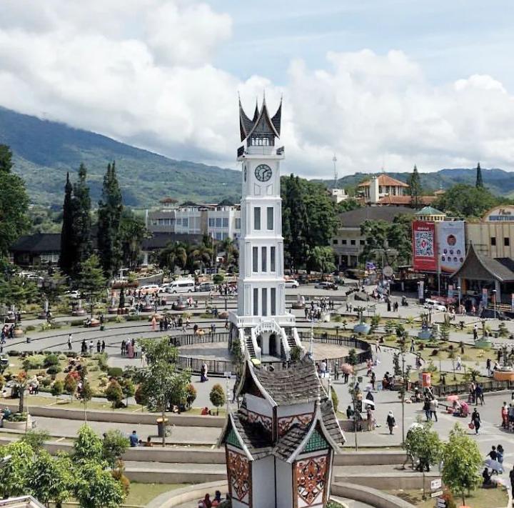 Daya Tarik Jam Gadang Bukittinggi, Destinasi Wisata Sejarah Hinda-Belanda 