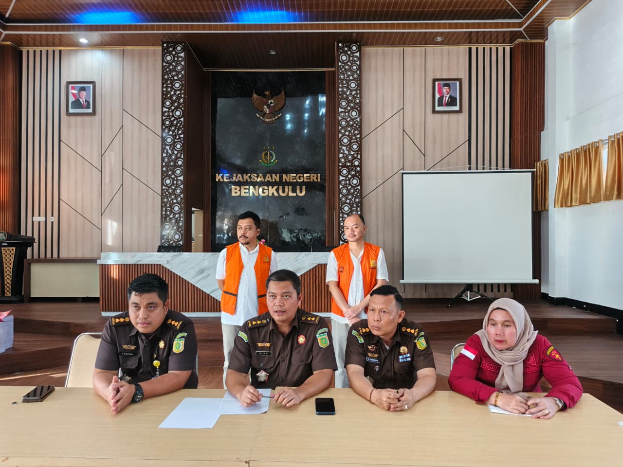 Penyidik Pidsus Kejati Bengkulu Limpahkan Dua Tersangka Baru Kasus Korupsi Tambang Batu Bara