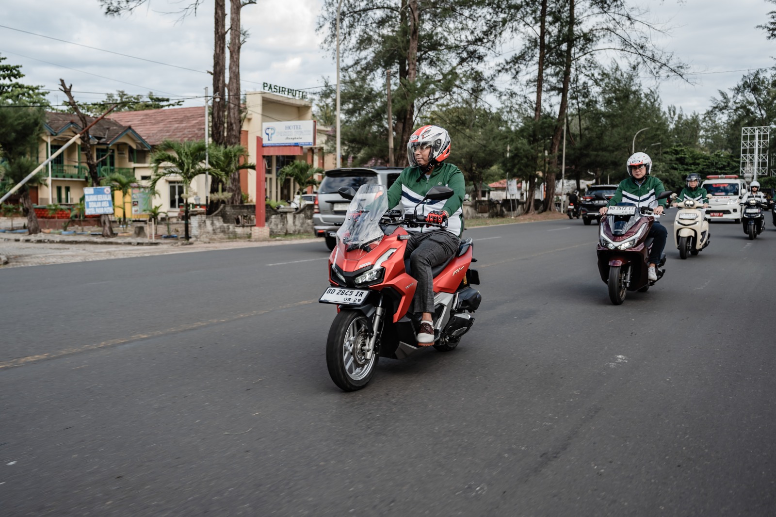 Tips Aman Hadapi Kendaraan yang Lakukan Rem Mendadak