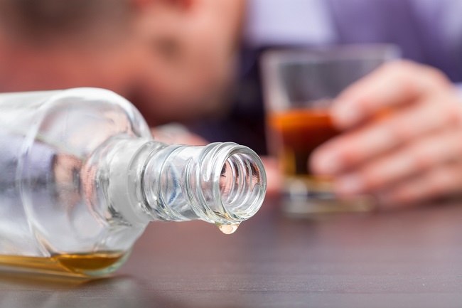 Ini Dia Bahaya Mabuk Minuman Beralkohol bagi Kesehatan