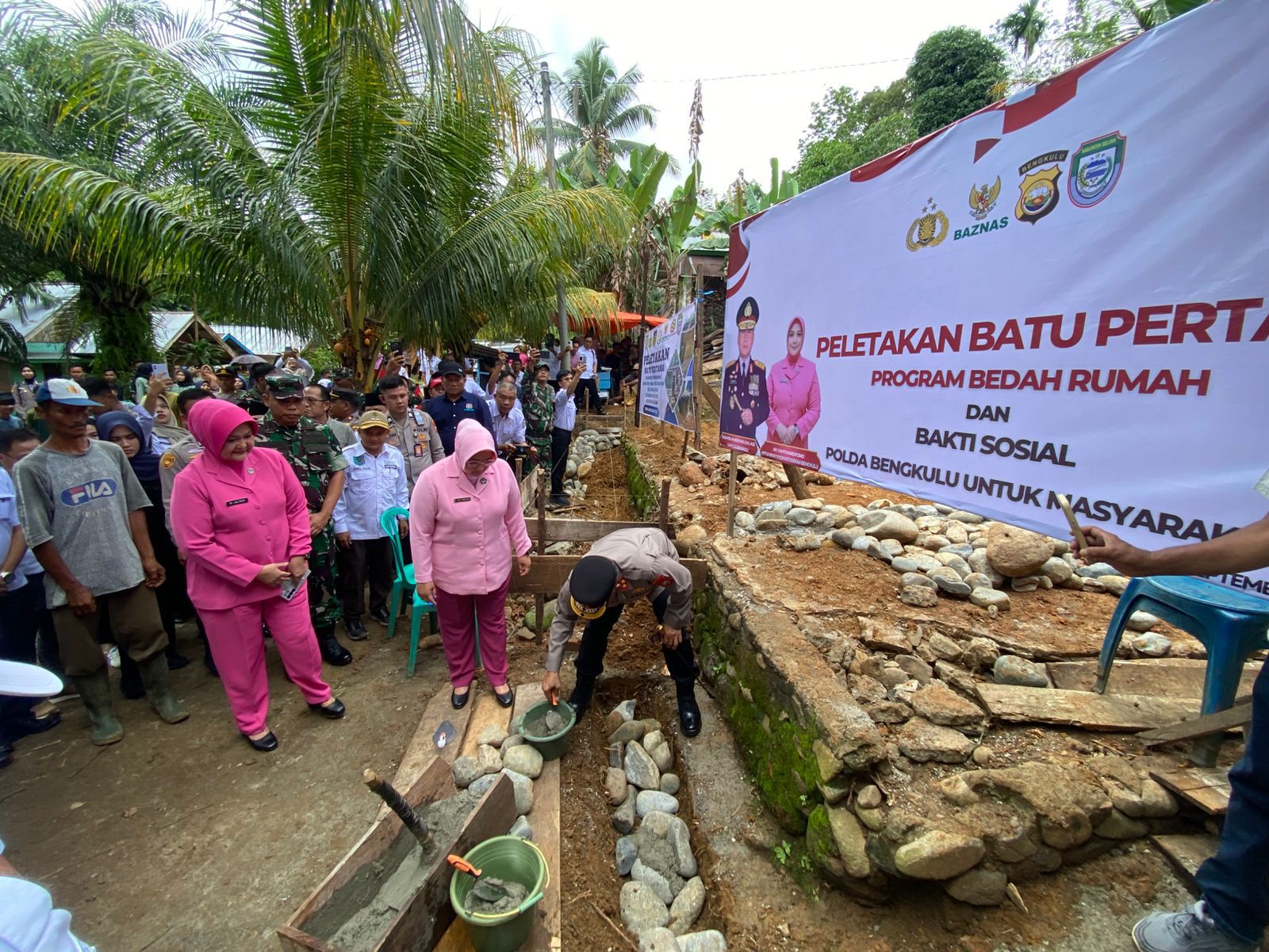 Pembangunan Rumah Bagi Keluarga Balita yang Terinfeksi Cacingan Dimulai