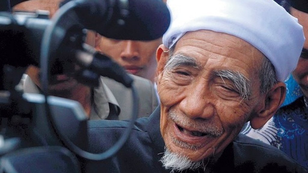 Agar Rezeki Lancar dan Melimpah, Mbah Moen Sarankan Tempel Kalimat ini di Sudut Rumah