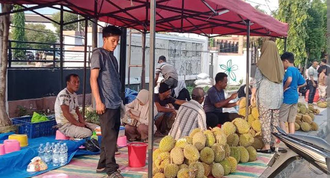 Jadi Penyumbang Sampah di Kota Bengkulu, Pedagang Musiman Dikenakan Tarif Retribusi Sampah