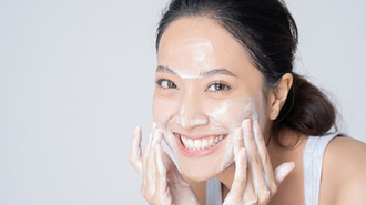 Jangan Salah, Berikut Perbedaan Face Wash dan Face Scrub