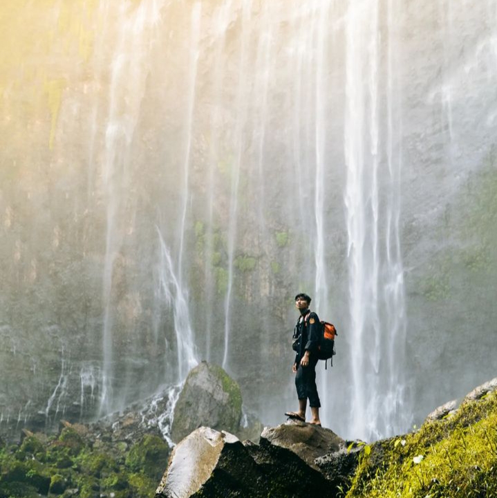 Nikmati Pesona Keindahan Tirai Air Terjun Tumpak Sewu, Miniatur Air Terjun Niagara 