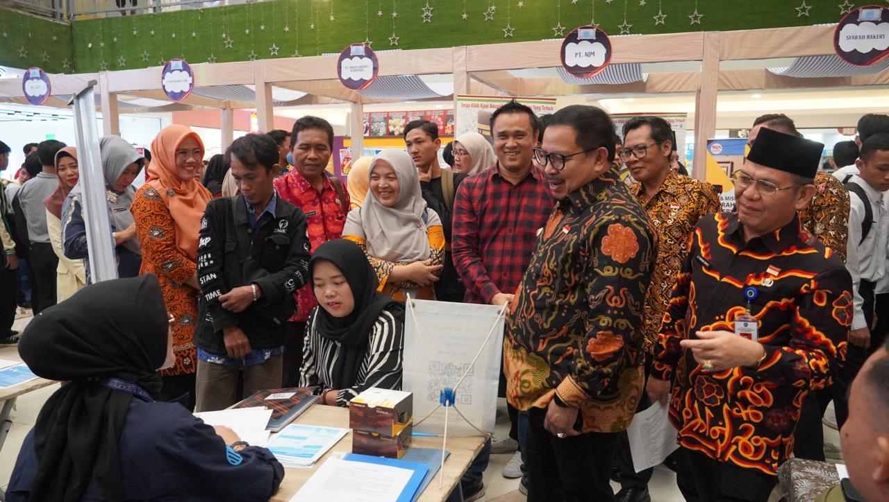 Ratusan Pencari Kerja Padati Job Fair Pemkot Bengkulu